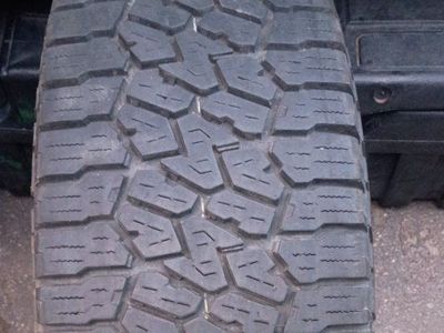 * Single LT275/65R18 Tire *