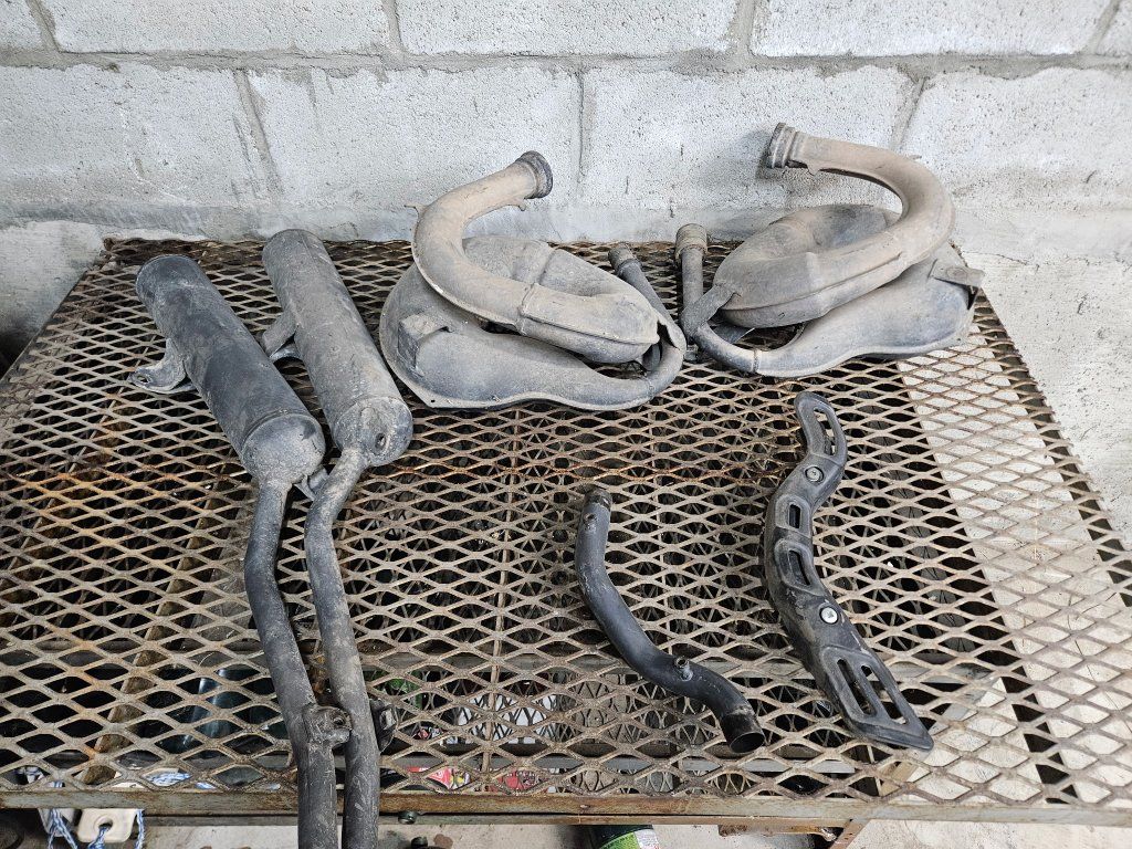 Yamaha Banshee exhaust pipes