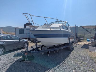 86 Chaparral 238 XLC Volvo Penta 260 Cabin Cruiser