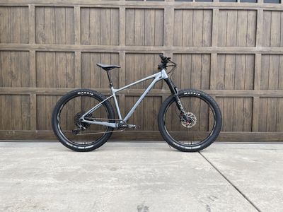 Brand New Giant Fathom 1 Mountain Bike (Large)