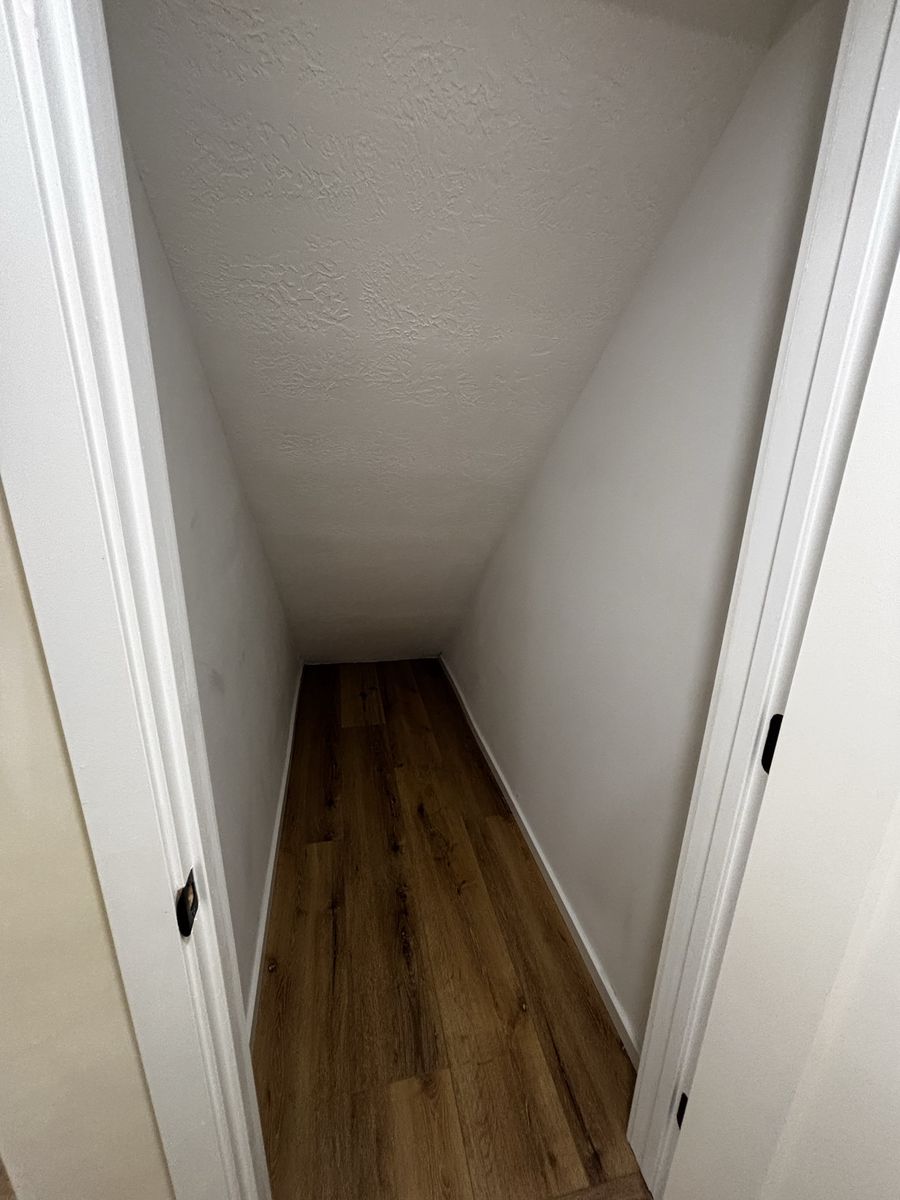Main image 12