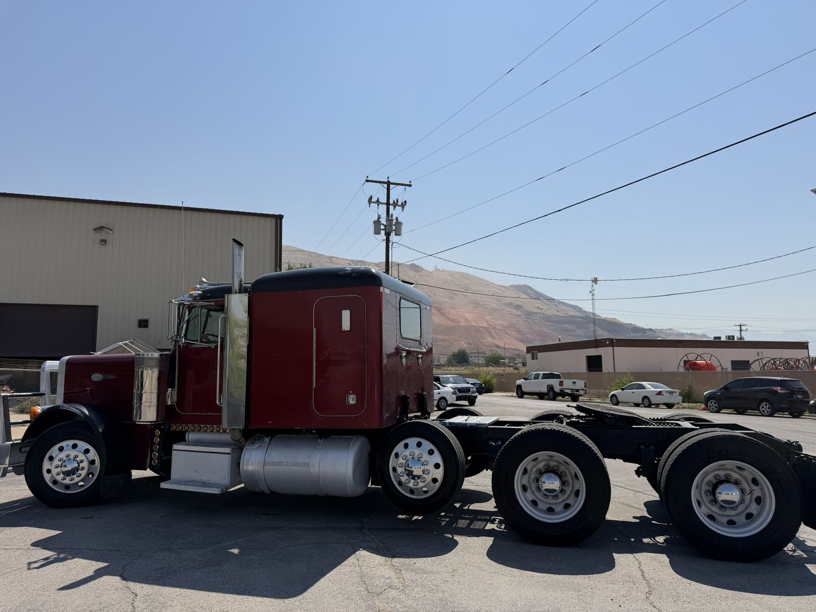 SWEET! 2001 PETE MODEL 379 SHORT SLEEPER TRUCK
