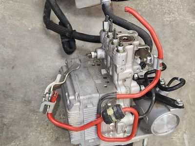 Toyota Prius ABS Brake Actuator Pump Assembly 47210-47140 / 47210-47200