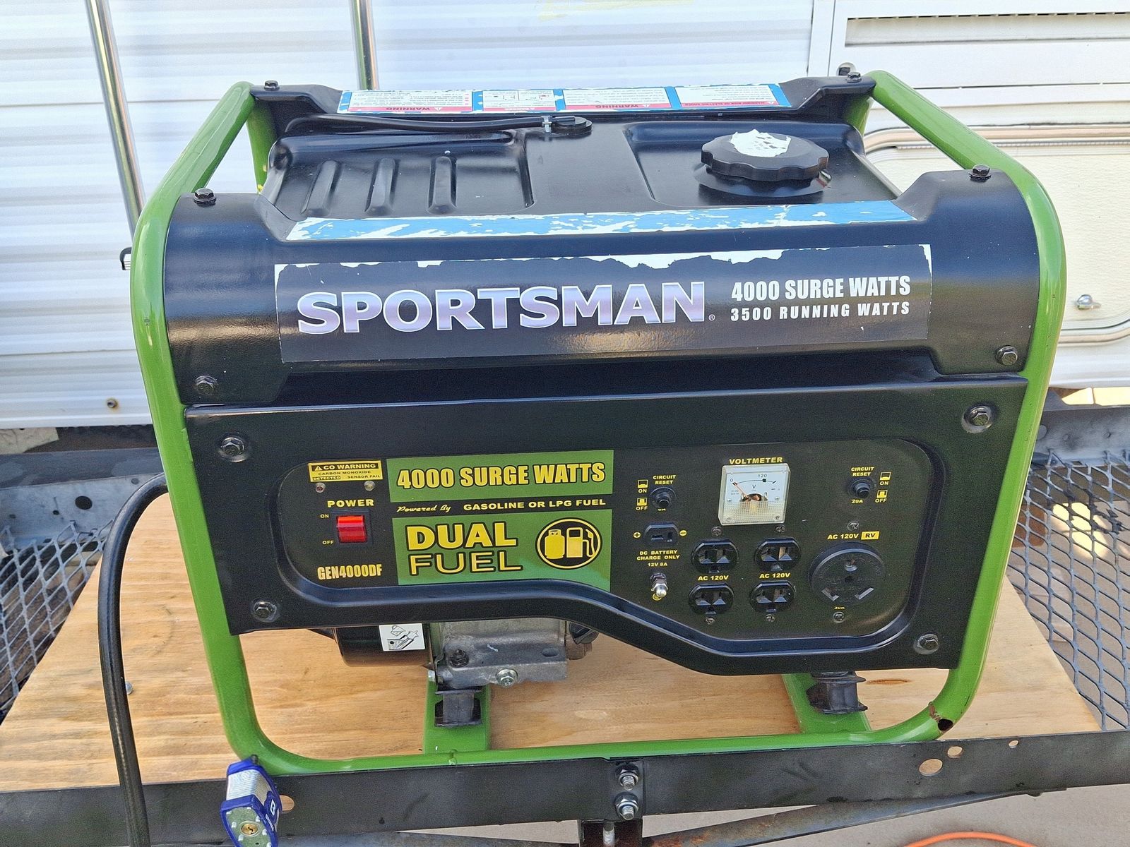Sportsman GEN4000DF 4000/3500 Watt Dual Fuel Portable Generator