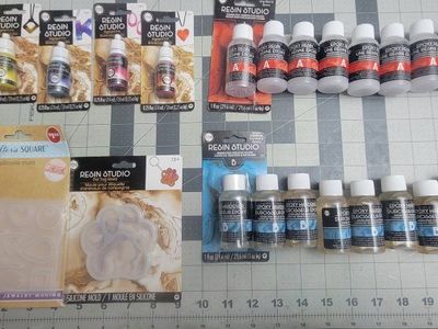 Resin Studio, Crafter's Square, and Craft Smart Resin Crafting Kit