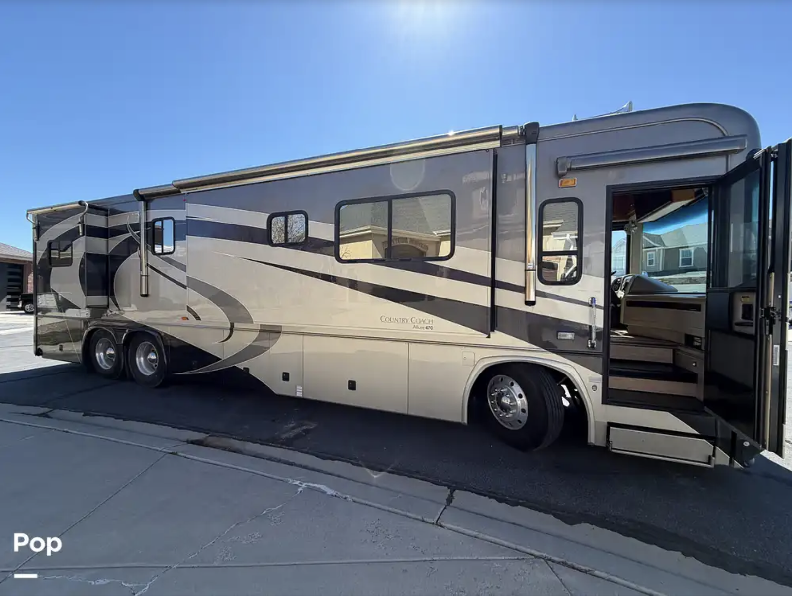 FINANCING AVAILABLE! 2005 Country Coach Allure 470- Buyer Report!