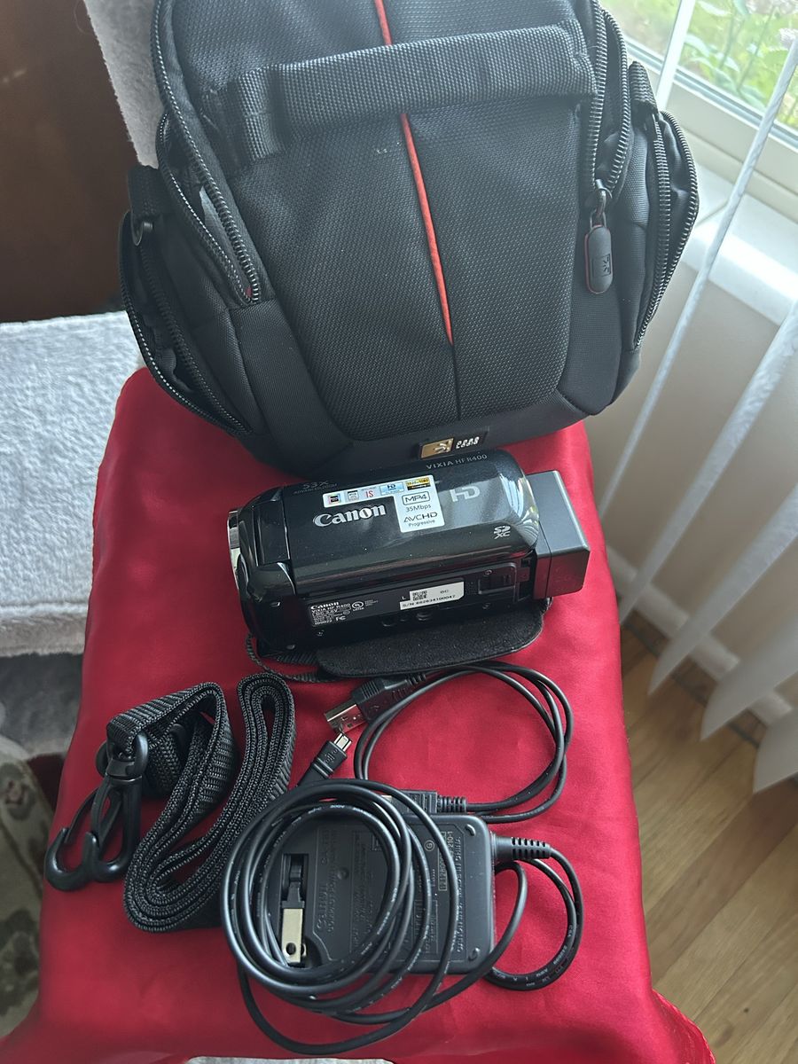 Canon VIXIA HF R400 Digital Video Camcorder Full HD CMOS 1080p 53x Zoom - TESTED