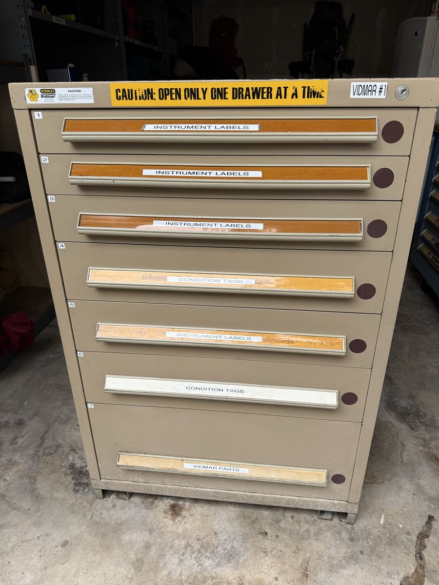 Stanley Vidmar Industrial Storage Cabinet - 7 Drawer - Includes Dividers
