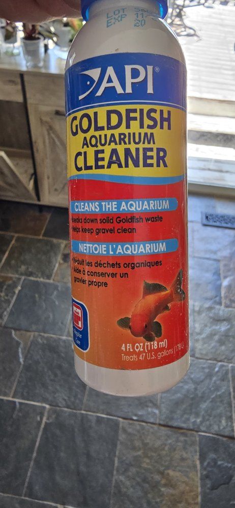 API Goldfish Aquarium Cleaner 21 Bottles, 4 oz Each - Cleans Gravel & Reduces Waste
