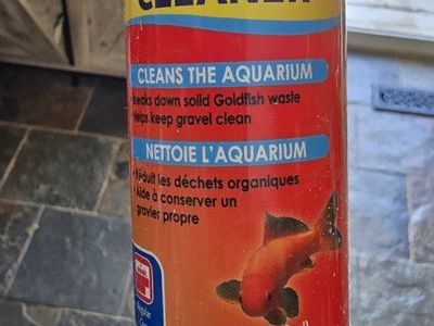 API Goldfish Aquarium Cleaner 21 Bottles, 4 oz Each - Cleans Gravel & Reduces Waste