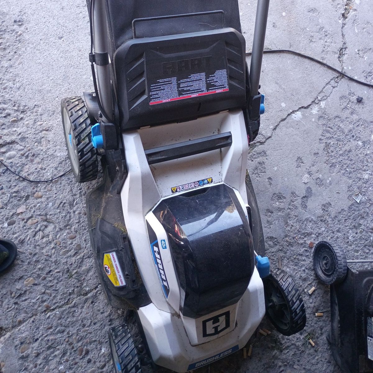 Hart electric lawnmower