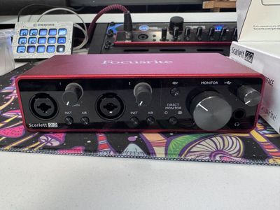 Focusrite Scarlett 2i2 3rd gen Audio Interface CIB with cable TESTED WORKING