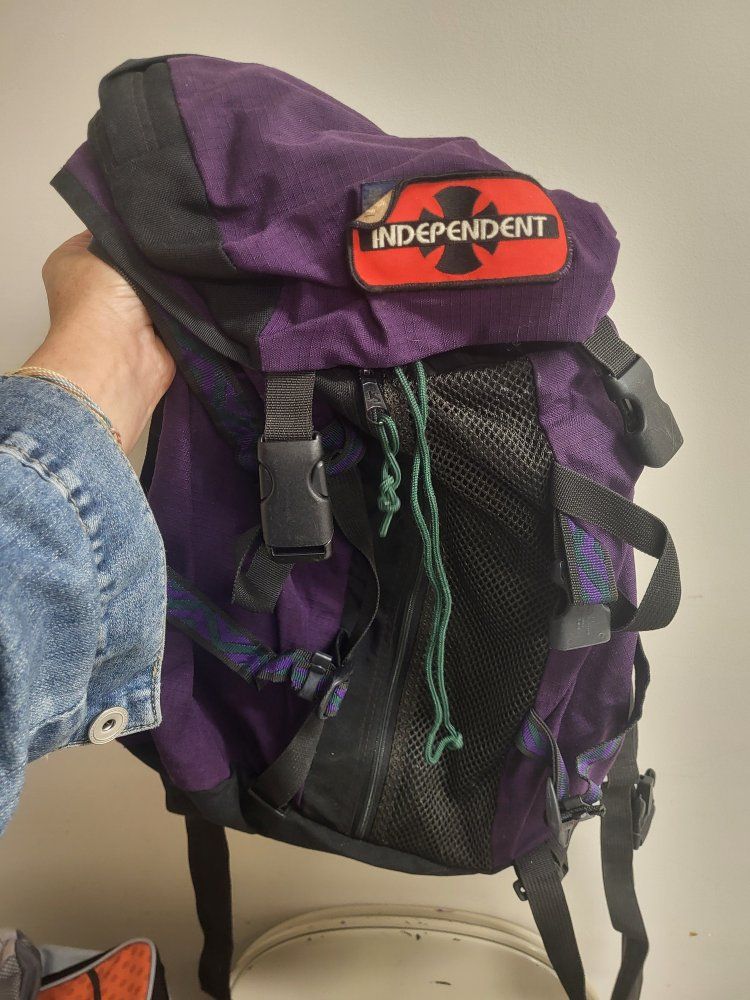 Independent Purple Backpack with Patch and Buckle Closure Used