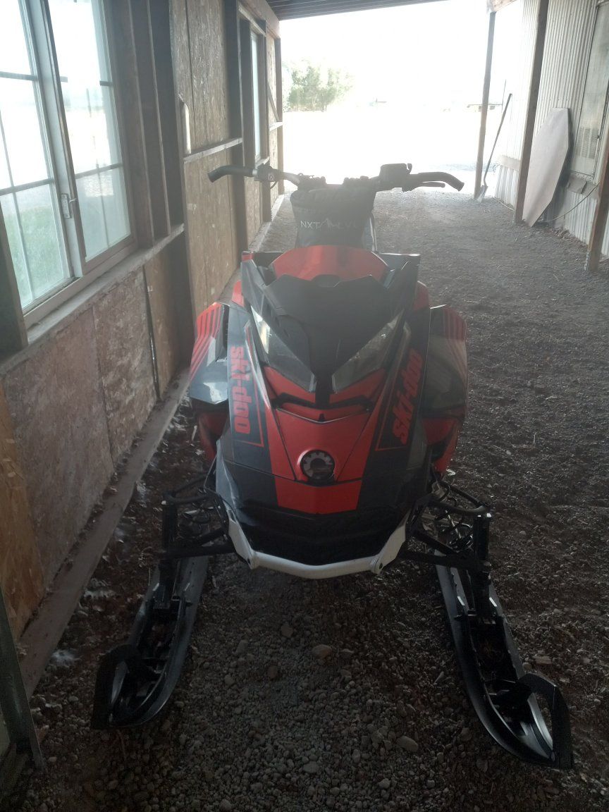 2018 ski doo 850