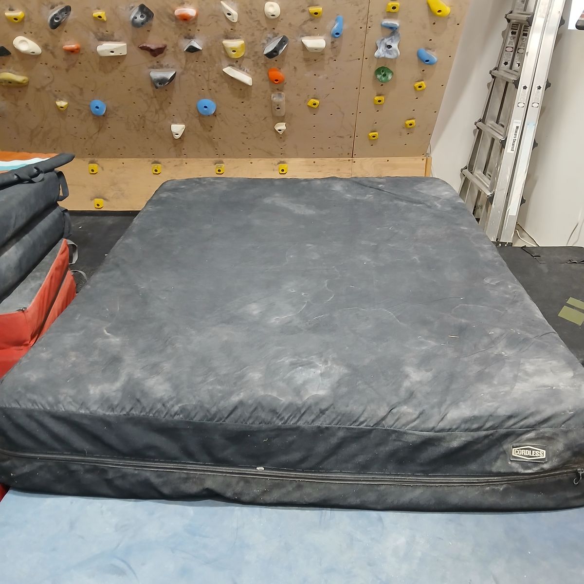 Cordless Climbing Gym Pads