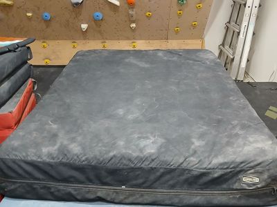 Cordless Climbing Gym Pads