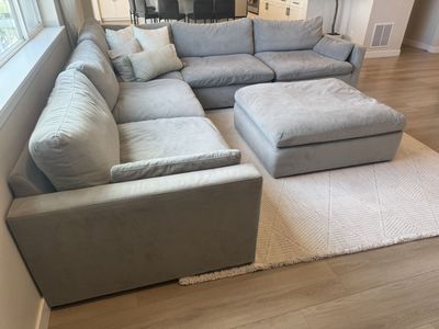 GRAY ASHLEY MODULAR SECTIONAL SOFA COUCH & OTTOMAN
