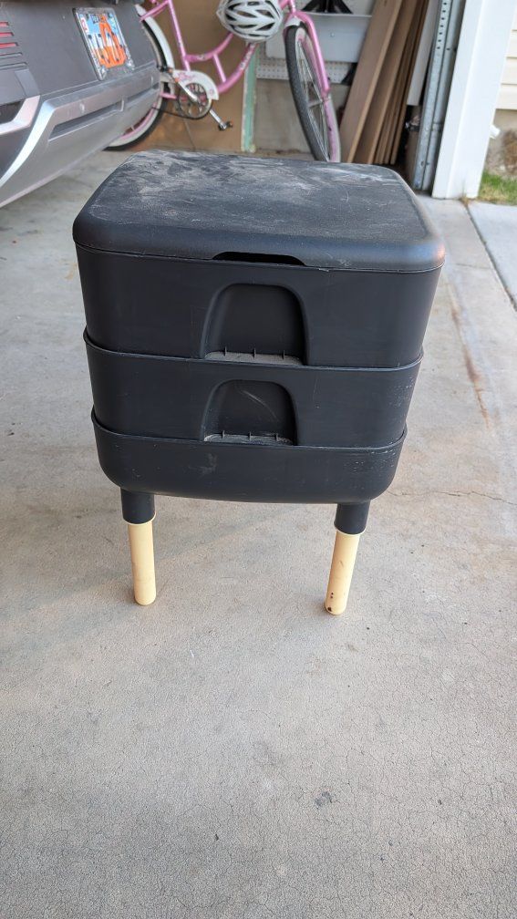 Vermicompost Bin (Worm Composting Bin)