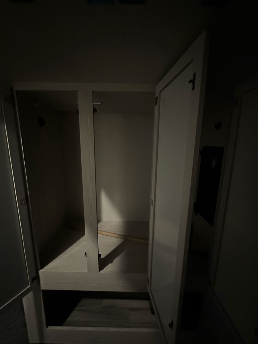 Main image 7