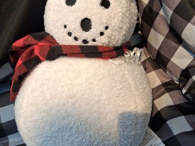18" Snowman plush