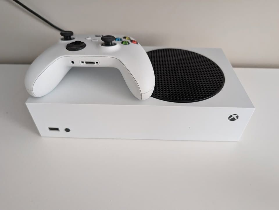 XBox Series S & Controller