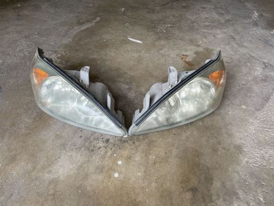 2004 Toyota Camry Headlights