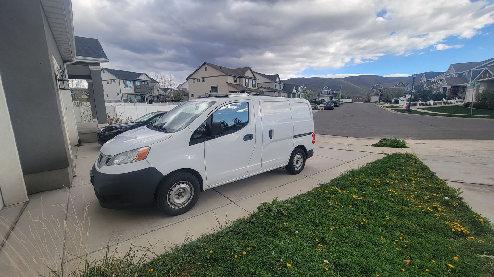 2014 NISSAN NV SV