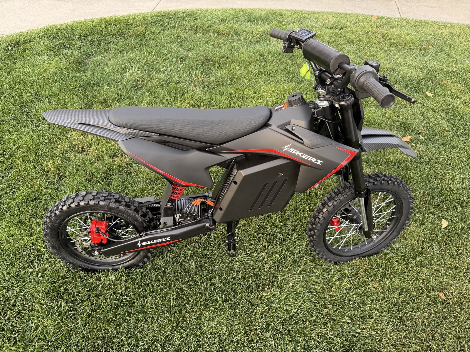 SKERI Electric Dirt Bike/Mini Bike for Kids - New but assembled