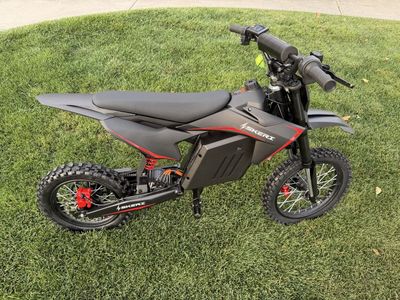 SKERI Electric Dirt Bike/Mini Bike for Kids - New but assembled