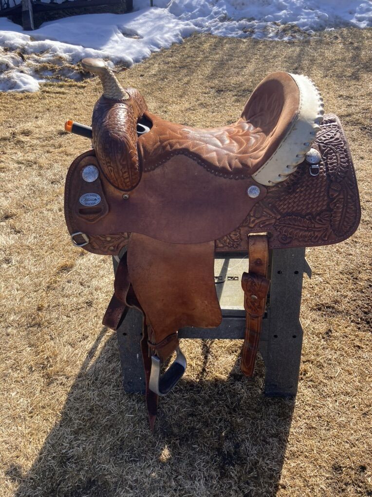 14 Camarillo Saddle