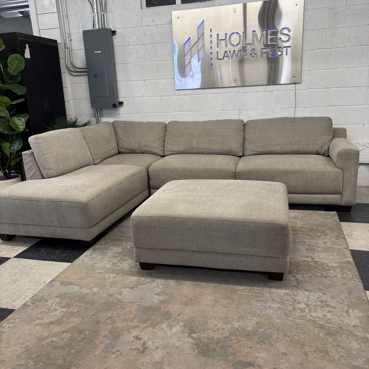 COSTCO RAYLIN FABRIC SECTIONAL W/ OTTOMAN!