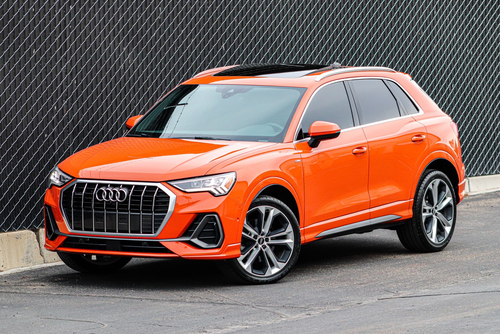2020 AUDI Q3 quattro S line Prestige 45 TFSI