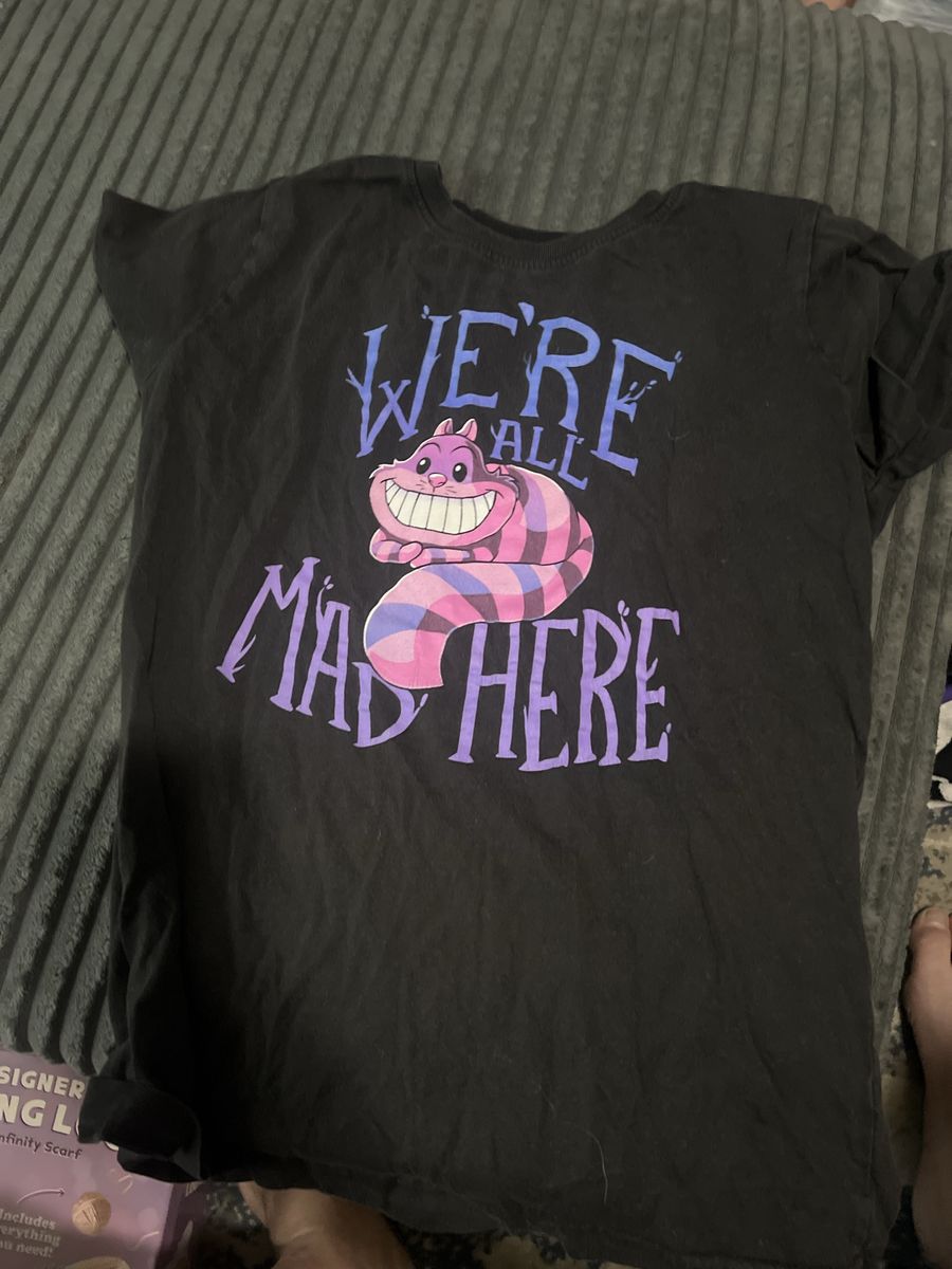 Disney Alice in Wonderland Cheshire Cat Graphic T-Shirt Size 14/16