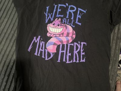 Disney Alice in Wonderland Cheshire Cat Graphic T-Shirt Size 14/16