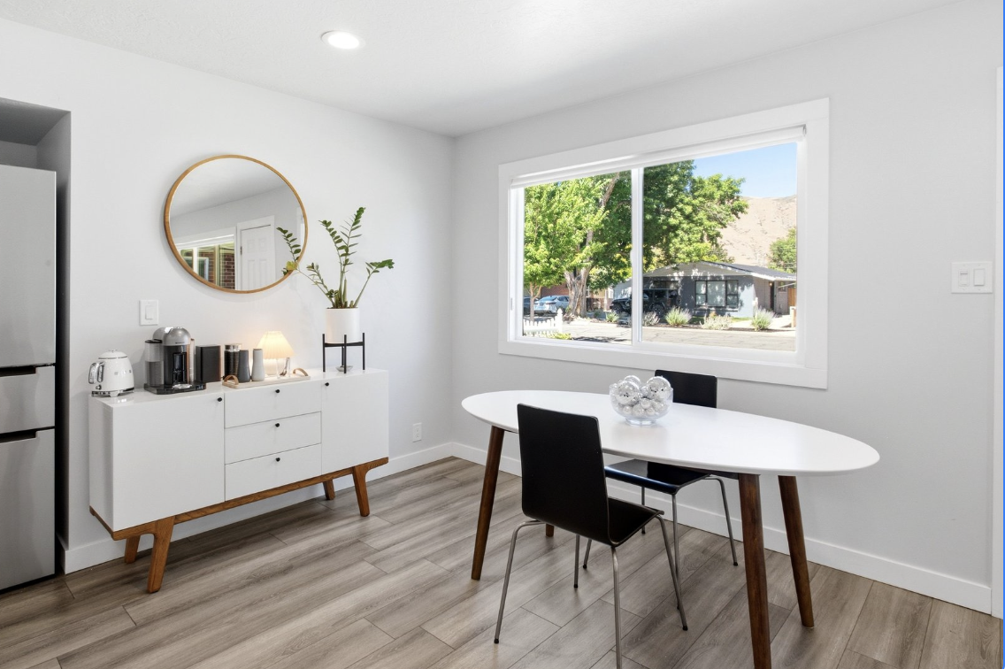 Dining Table (Mid-Century Modern)