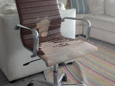 Computer chair from RC Wiley