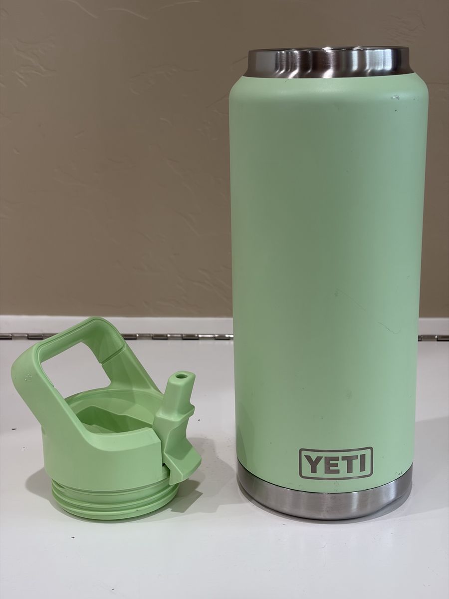 YETI Rambler 36 oz Insulated Bottle + Straw Cap