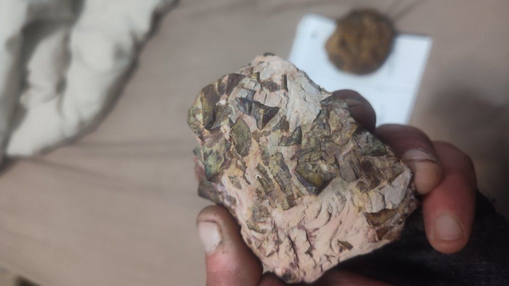 846 gram limonite after pyrite
