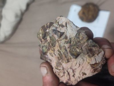 846 gram limonite after pyrite