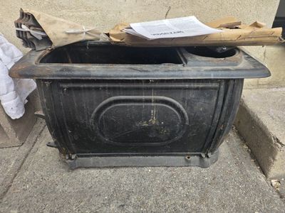 Vogelzang Standard Boxwood Stove BX26E Cast Iron Wood Burning stove