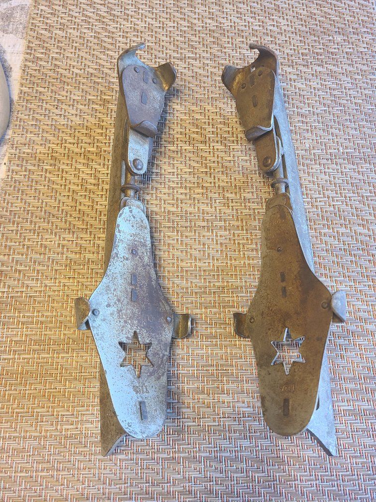 Vintage Metal Ice Skates Clamp-On Adjustable Blades Antique Decor