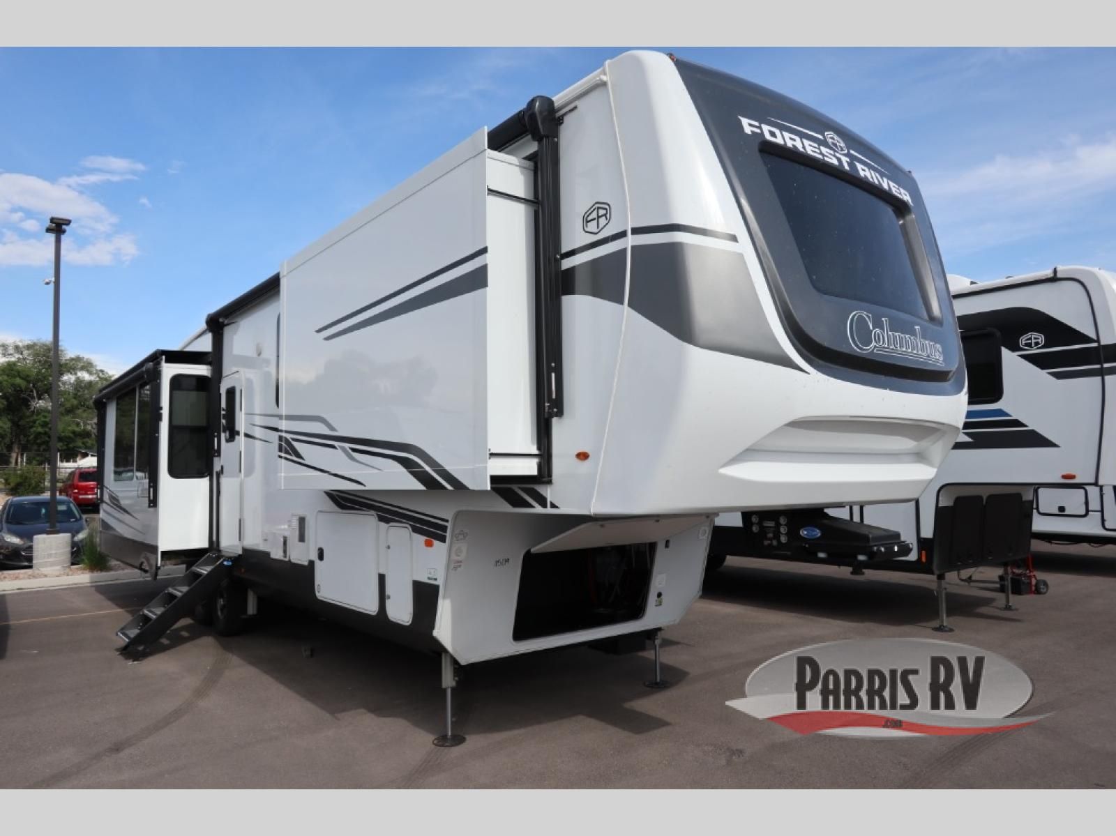 New 2025 Palomino Columbus 379MBL