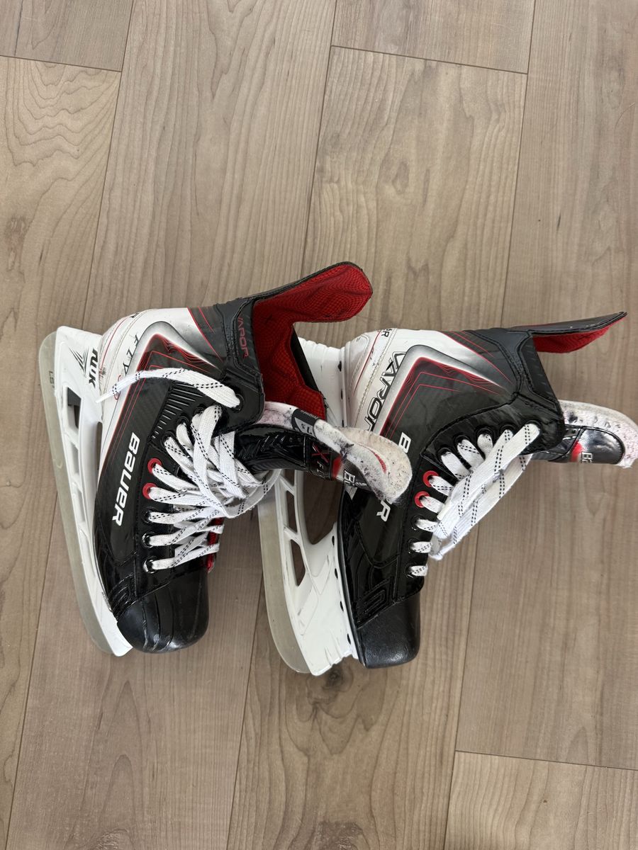 Bauer Vapor FLY30 Ice Skates Size 7.5