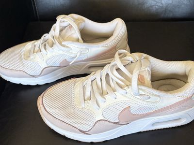 Women’s Nike Air size 9 shoes
