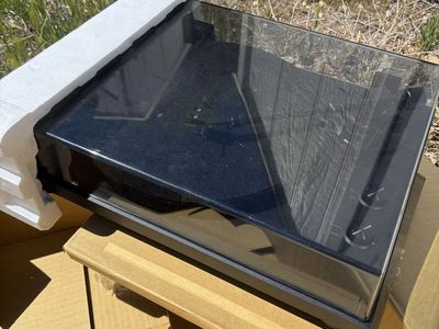 Teac TN-280T Turntable with 2 extra stylus, like new