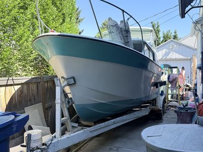 Tollycraft 24 foot sedan cabin cruiser