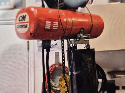 C&M 1 TON LOADSTAR ELECTRIC 3 PHASE CHAIN HOIST