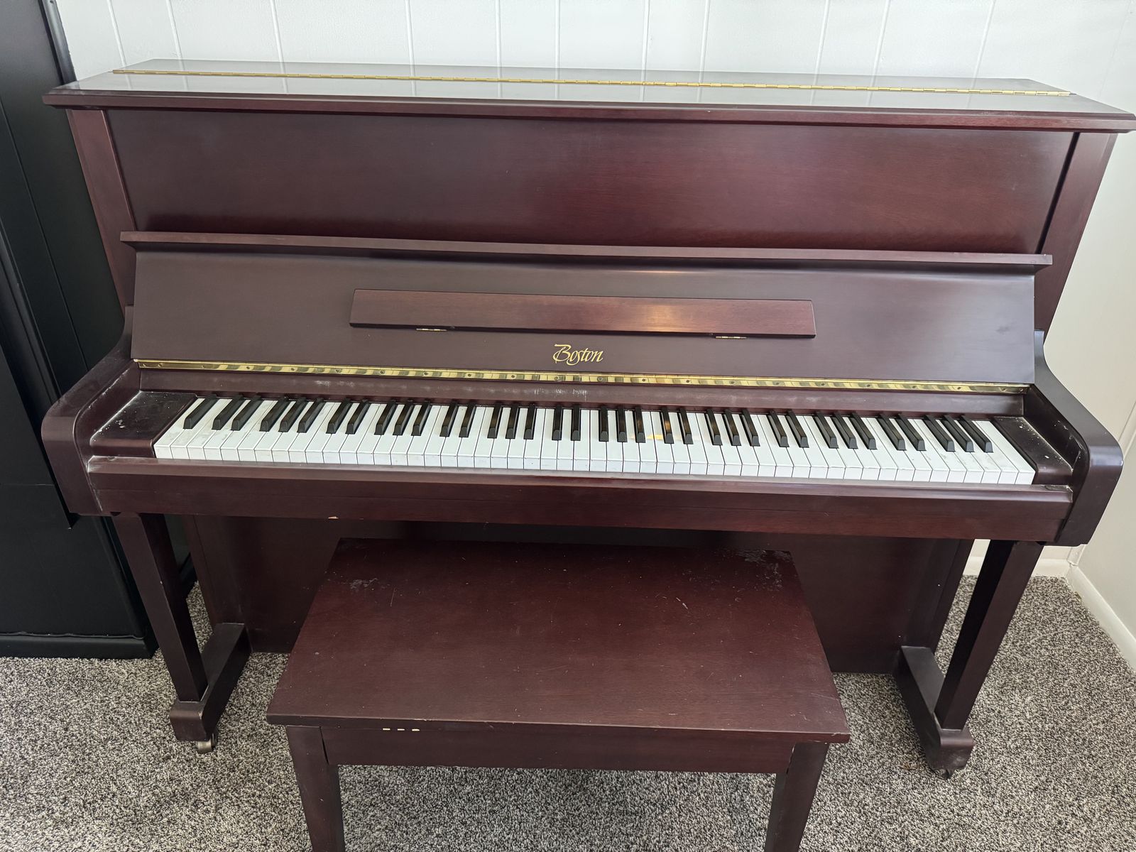 Boston UP-118E Upright Piano – 1993 | Cherry Satin | Bench Included