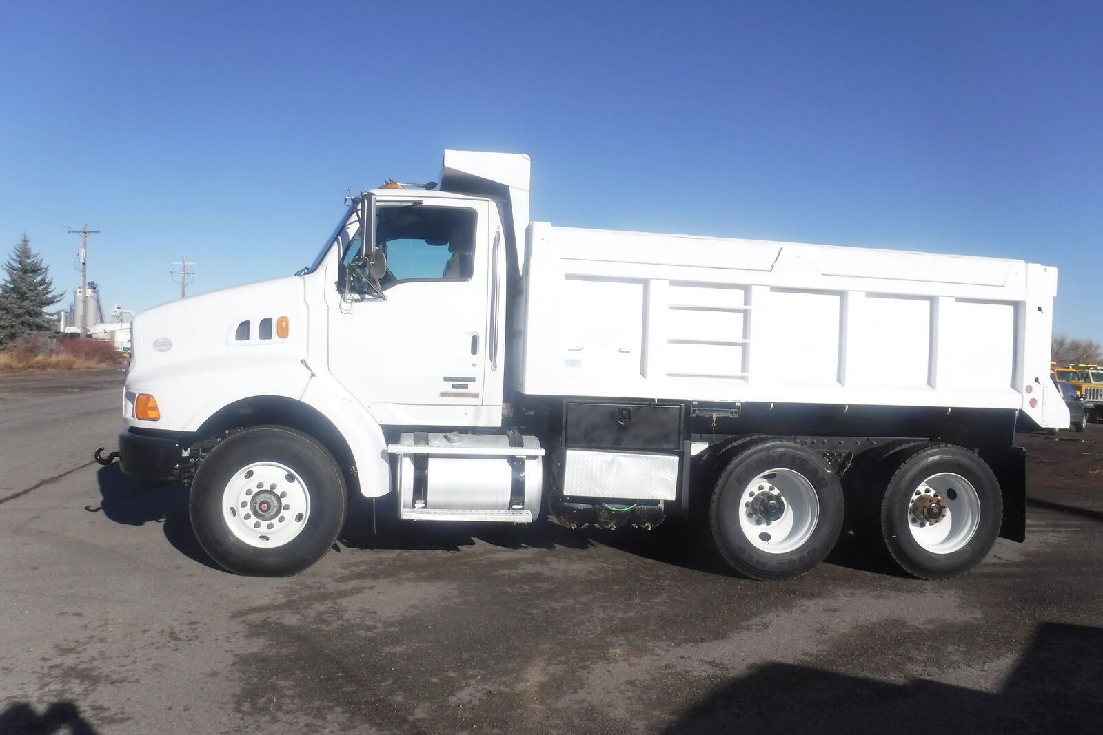2009 Sterling 9500 Tandem axle dump truck