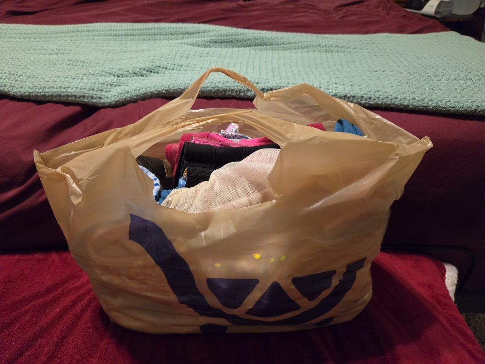 bag of girl's size 5/6 clothes
